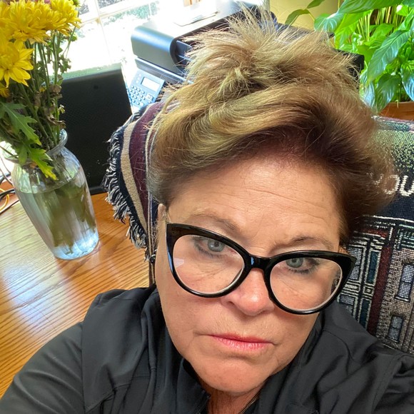 Meet your Posher, Chris - Picture 1 of 1